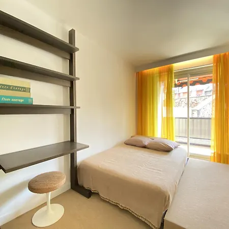 Le Victor Hugo, Centre Apartment