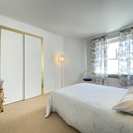 Le Victor Hugo, Centre Apartment